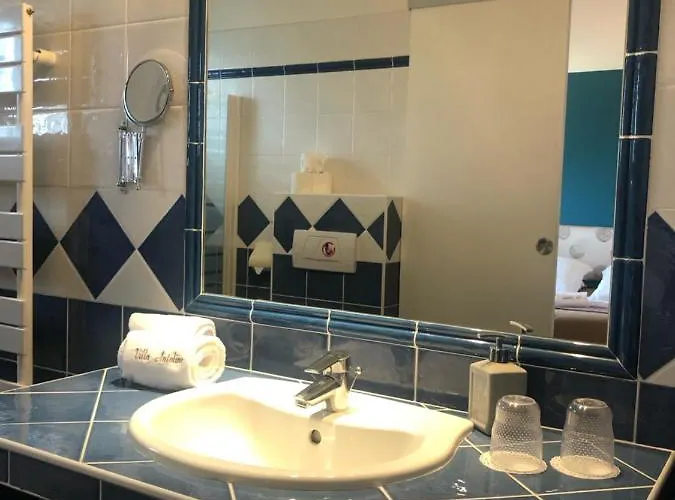 לינה וארוחת בוקר Antoline