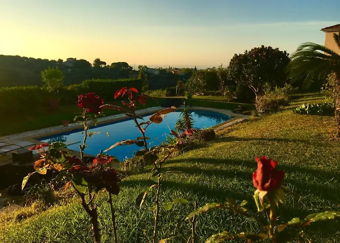 Antoline לינה וארוחת בוקר