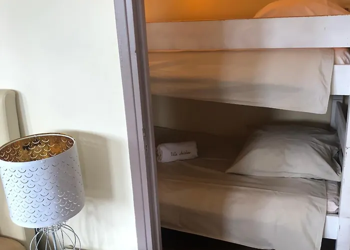 Antoline קאן סור מר