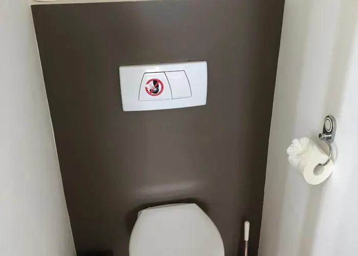 Antoline לינה וארוחת בוקר 4*