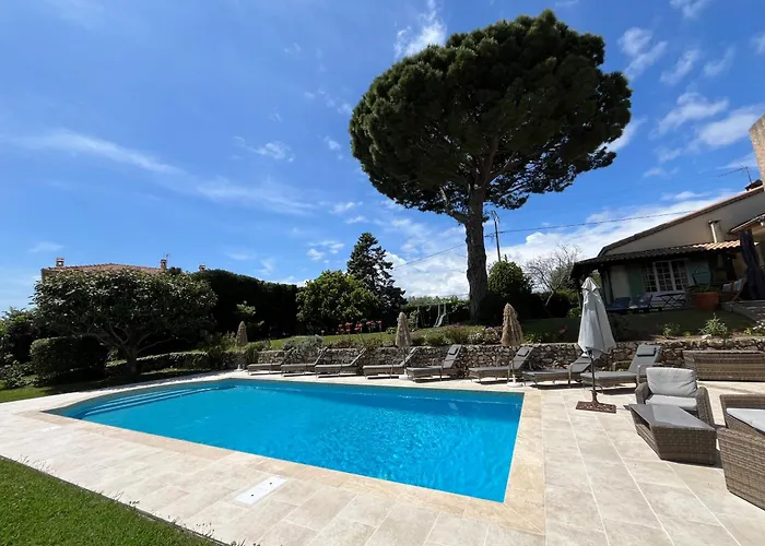 לינה וארוחת בוקר Antoline