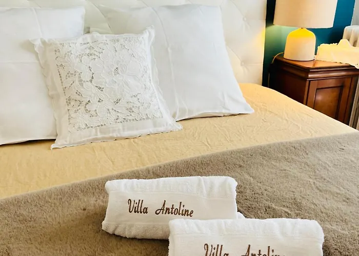 Antoline לינה וארוחת בוקר 4*