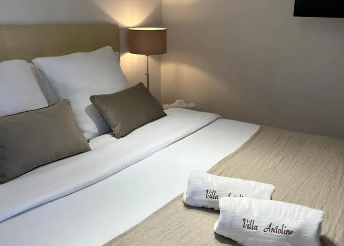 Antoline לינה וארוחת בוקר קאן סור מר