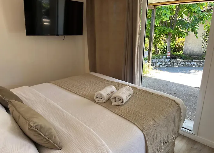 לינה וארוחת בוקר Antoline