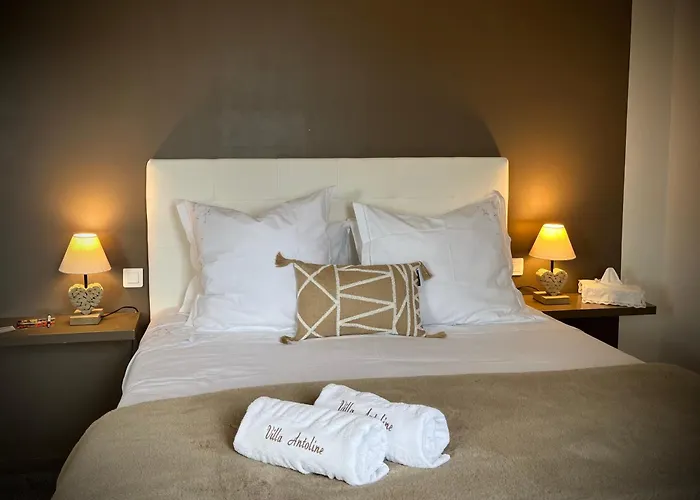 Antoline לינה וארוחת בוקר קאן סור מר